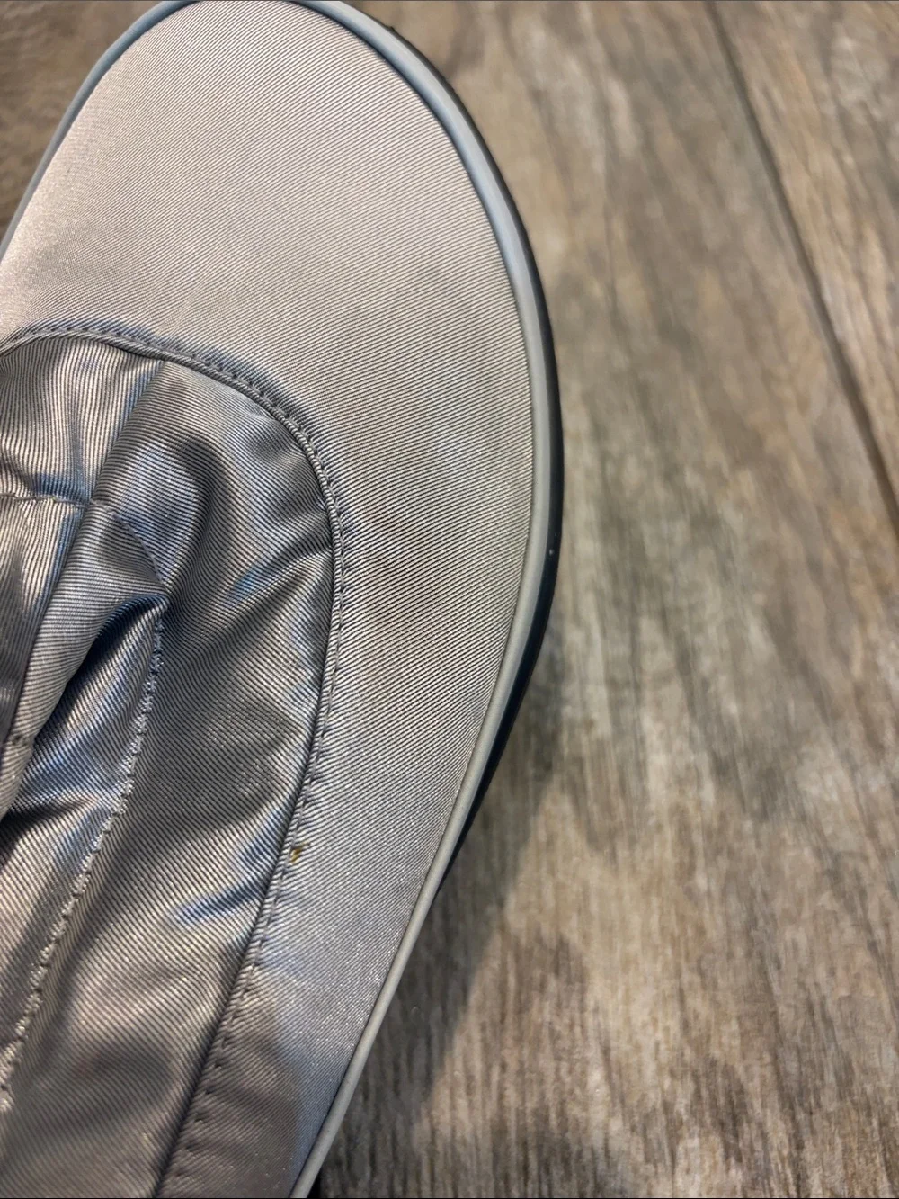 Oofos Oomg tall Women's Silver Quilted Winter Boots size 9